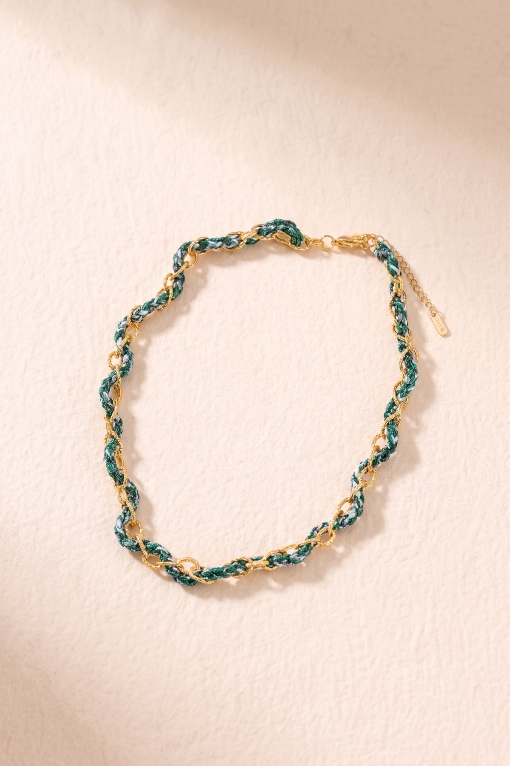 Collier tressé avec maillon
