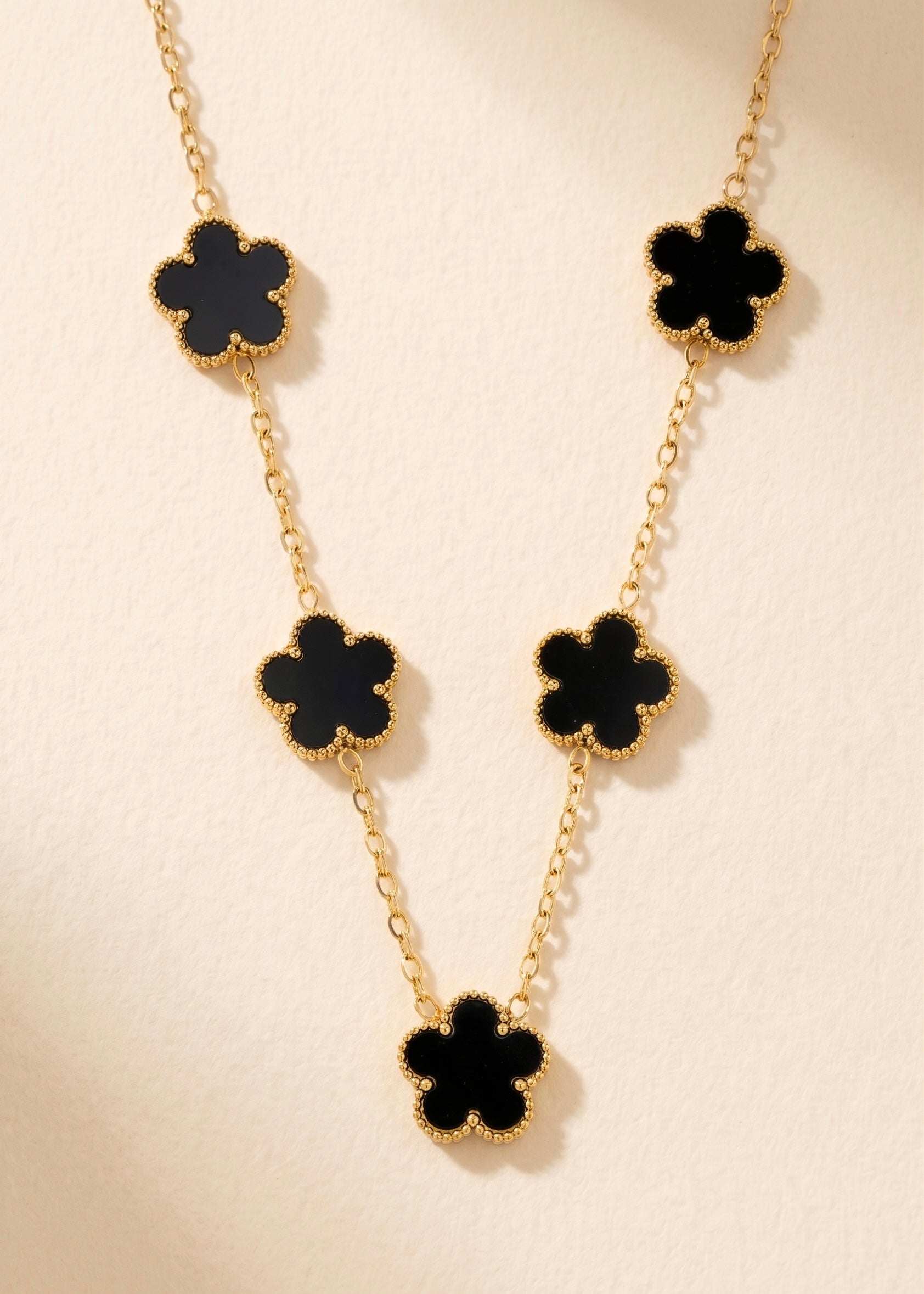 Collier avec fleurs