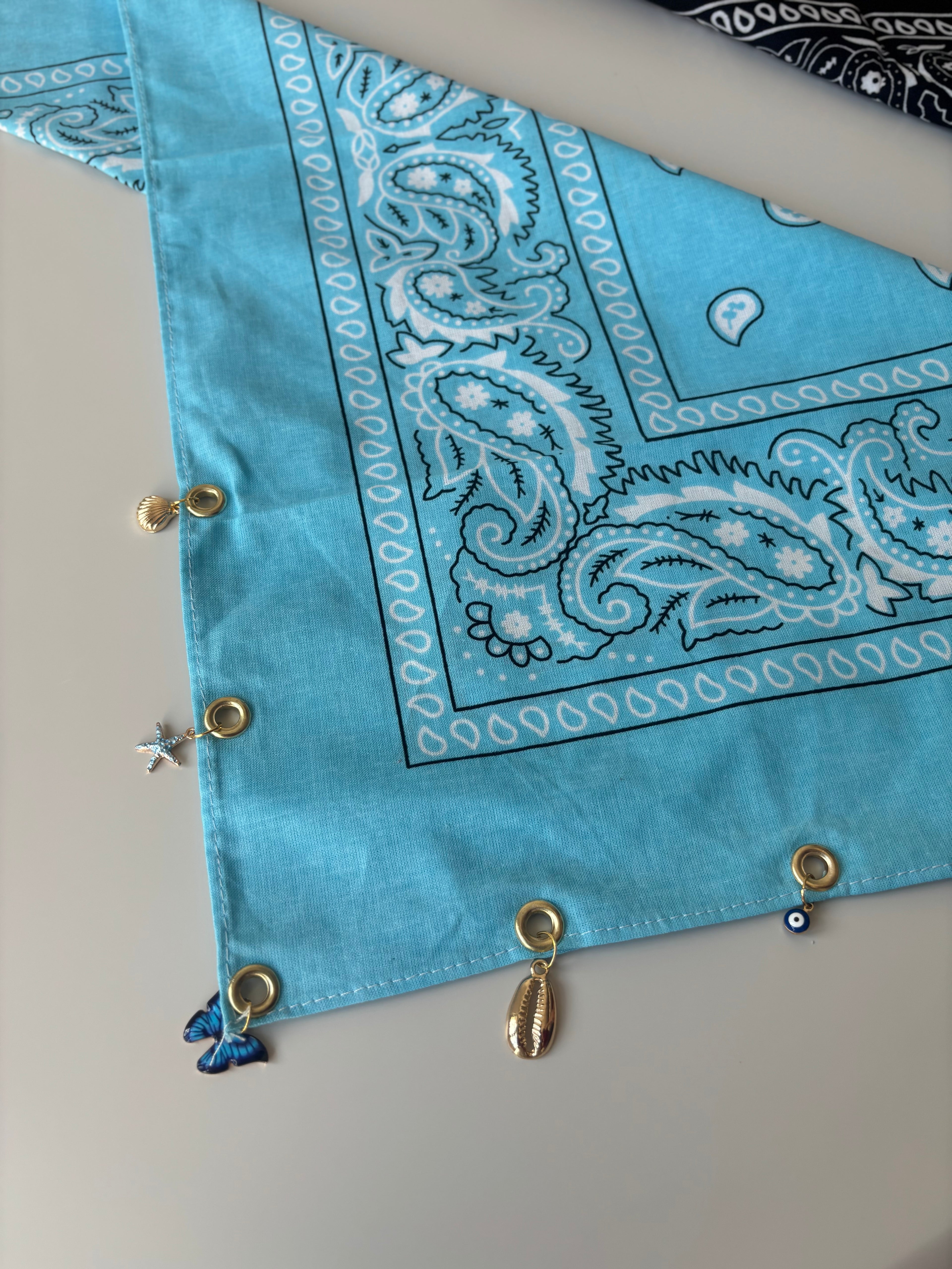 Bandana à Charms
